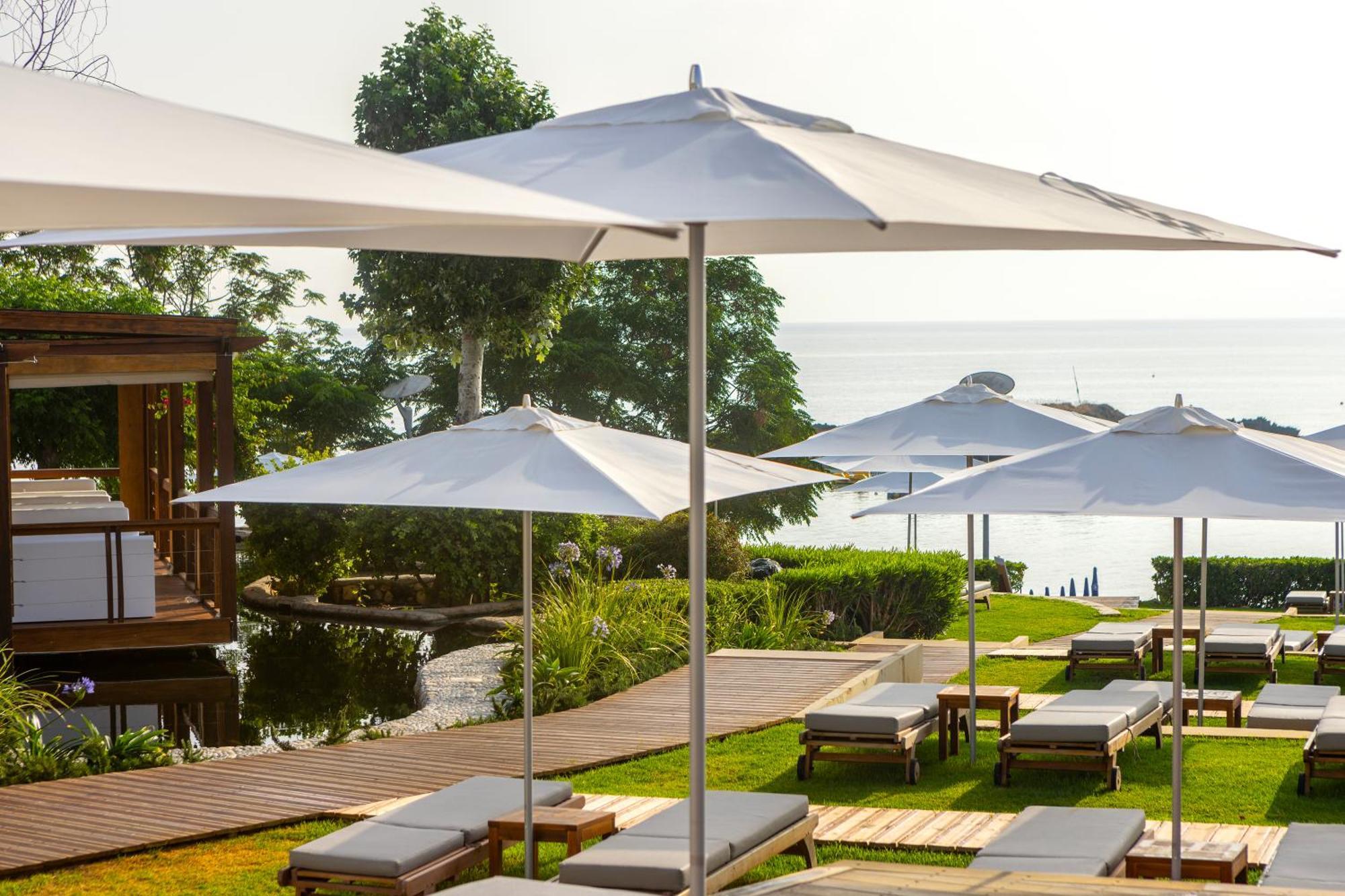 Capo Bay Hotel Protaras Exterior foto The beach at the hotel