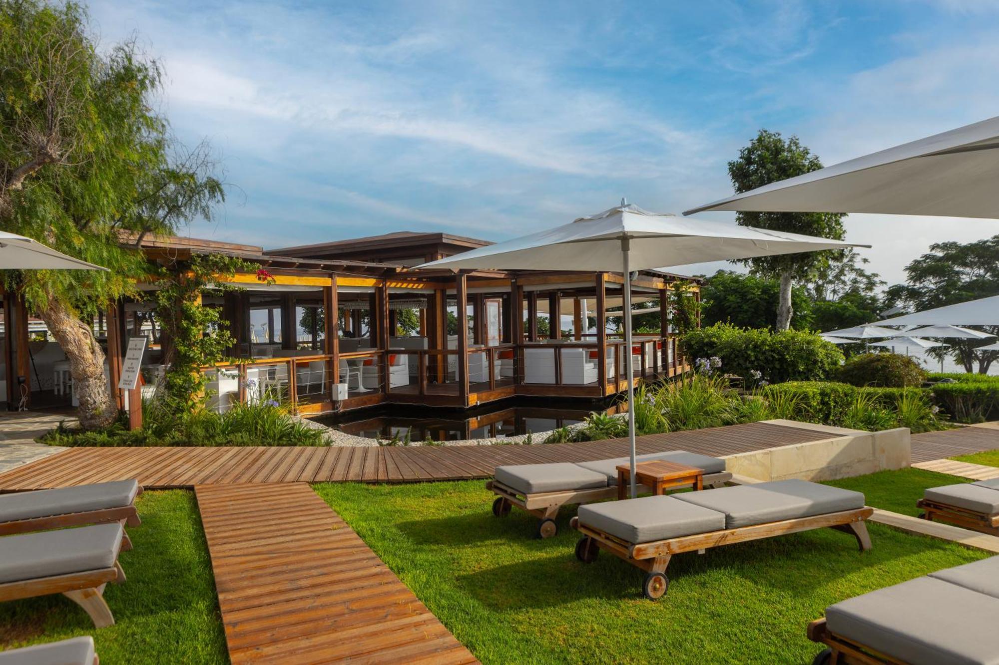 Capo Bay Hotel Protaras Exterior foto The beach club at the resort